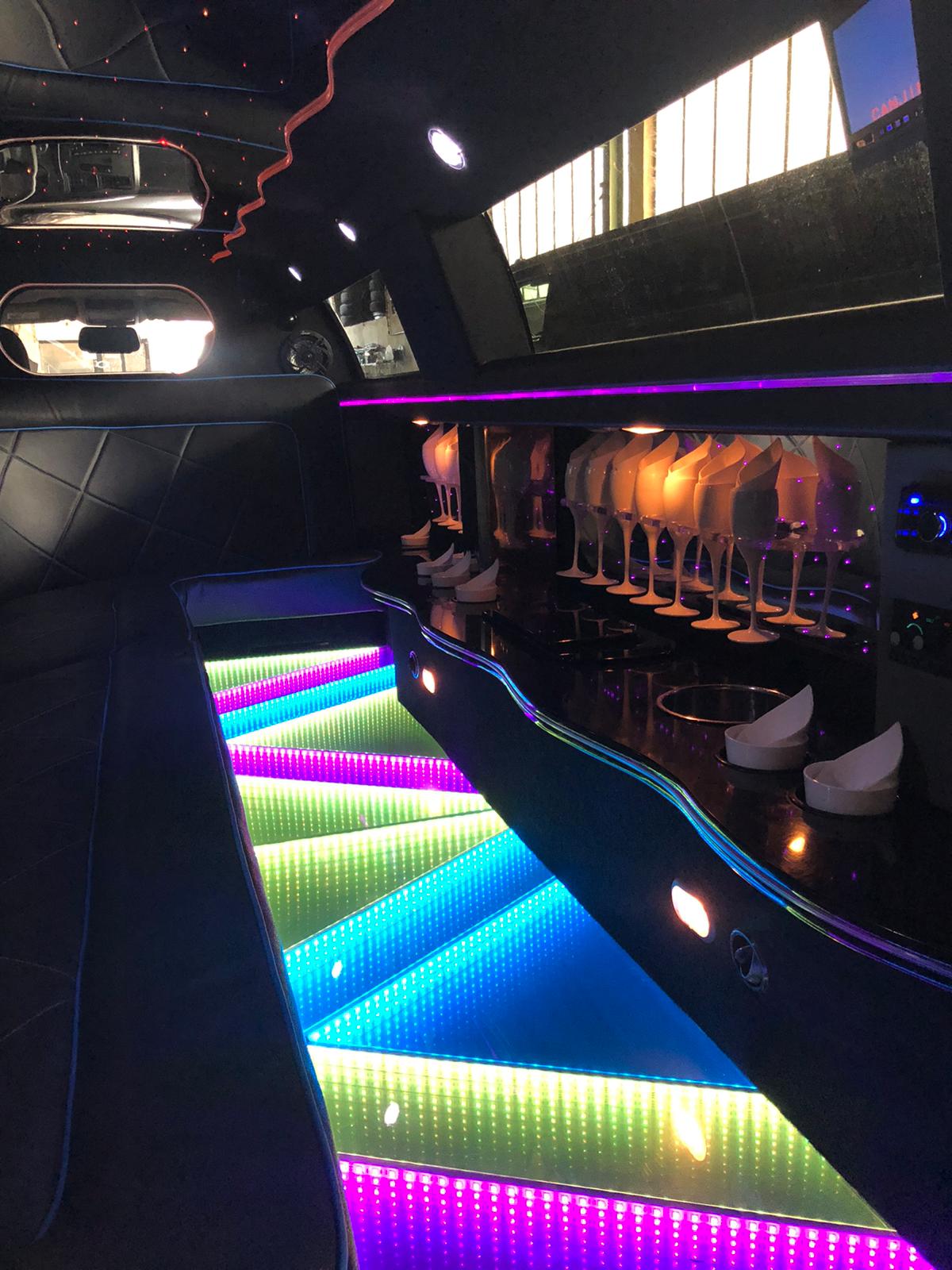 schwarze Stretchlimousine